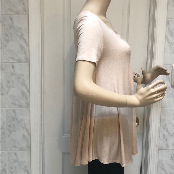 CREAMY PEACH SWING FLOW TOP! - Picture 6 of 9